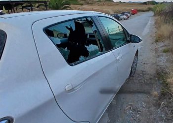 ΣΚΙΑΘΟΣ : Τραυματισμούς λουομένων και σπασμένα τζάμια Ι.Χ αφήνουν αεροσκάφη στην Παραλία Ξανέμου