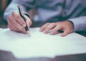 Δικηγόρος έγραψε την διαθήκη πελάτη του και στη συνέχεια προσέλαβε εκτελεστή να τον σκοτώσει