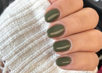 Olive manicure: Το πράσινο χρώμα της ελιάς είναι η νέα τάση του φθινοπώρου