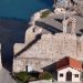 Τα μικρά «Δαρδανέλια» της Ελλάδας με φόντο την επιβλητική γέφυρα