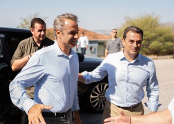 Μαζί με τον Πρωθυπουργό Κυριάκο Μητσοτάκη στη Φαρκαδόνα ο Κώστας Σκρέκας