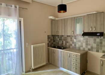 ΕΝΟΙΚΙΑΖΕΤΑΙ διαμέρισμα 2ου ορόφου 65τμ στο κέντρο των Τρικάλων