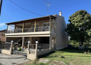 Τρίκαλα ΠΩΛΕΙΤΑΙ μονοκατοικία 2 επιπέδων 230τμ. σε οικόπεδο 350τμ