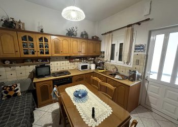 ΕΝΟΙΚΙΑΖΕΤΑΙ επιπλωμένο (προαιρετικά) διαμέρισμα κοντά στο γήπεδο