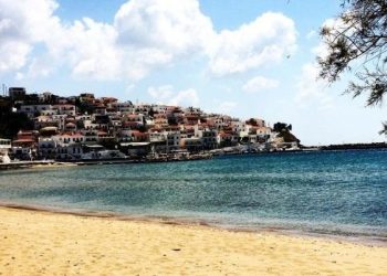 Άνδρος: Ο νέος ανεξερεύνητος παράδεισος της Μεσογείου σύμφωνα με γερμανικά Μέσα