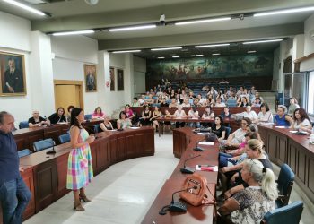 Αναλαμβάνουν εργασία οι 74 καθαρίστριες σχολείων στον Δ. Τρικκαίων