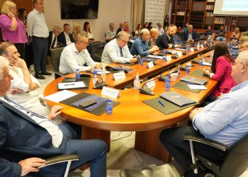 Στο πλευρό Κουρέτα το Δ.Σ. της Ένωσης Περιφερειών Ελλάδας με αφορμή την επίθεση Μπέου