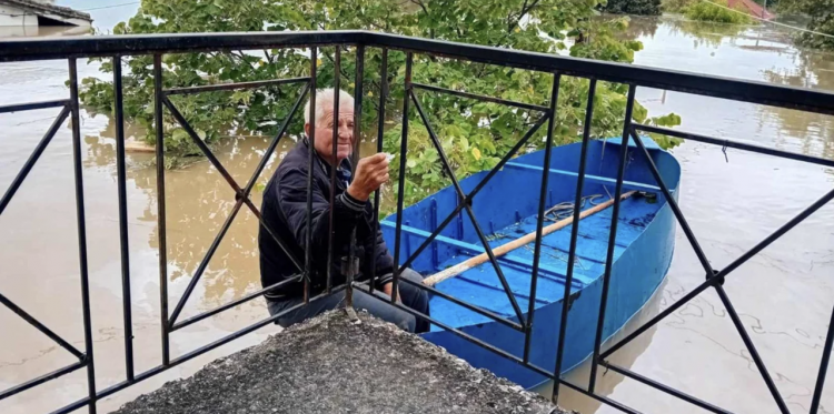 ΘΛΙΨΗ: Έφυγε από τη ζωή ο Κώστας Τασσιόπουλος, ο βαρκάρης που έσωσε συγχωριανούς του στην κακοκαιρία Daniel