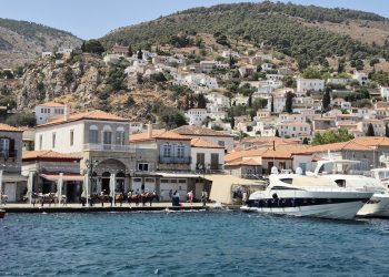Ύδρα: Το νησί που σου μαθαίνει να ζεις αργά και να νιώθεις βαθιά – Ένα προσωπικό ταξίδι