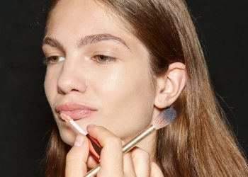 Clean time! Tips και προϊόντα για να καθαρίσεις σωστά τα πινέλα και τα σφουγγαράκια σου