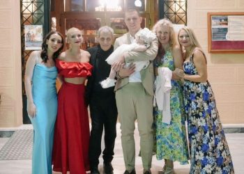 Μεγάλες χαρές για τον Θέμη Αδαμαντίδη: Βάφτισε την εγγονή του στα Τρίκαλα – “Μια πολύ όμορφη μέρα για εμένα”
