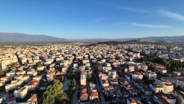 “Αιθέρια” πτήση με αερόστατο: Ατενίζοντας την ονειρική θέα των Τρικάλων από ψηλά (video-photo)