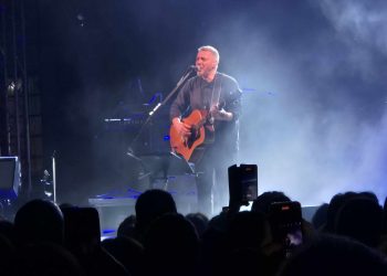 ΤΡΙΚΑΛΑ | Χιλιάδες κόσμου στη συναυλία του Αλκίνοου Ιωαννίδη | Μια βραδιά γεμάτη μουσική και μηνύματα (VIDEO-ΦΩΤΟ)