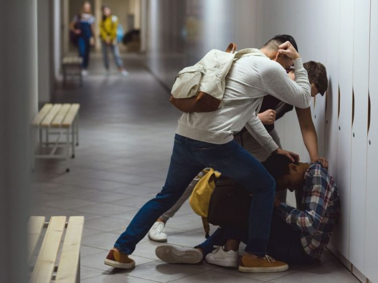«SafeYouth»: Σε ισχύ τίθεται από τον επόμενο μήνα η εφαρμογή panic button για ανήλικους και μαθητές