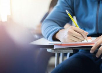 Εξετάσεις για απολυτήριο δημοτικού σχολείου