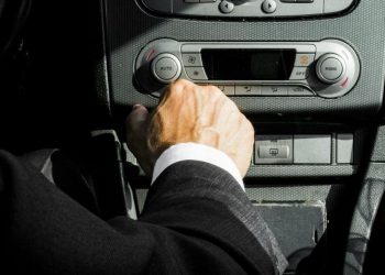 «Τσουχτερό» πρόστιμο για τους οδηγούς – Μέχρι και 700 ευρώ «καμπάνα» αν κάνετε αυτή την κίνηση