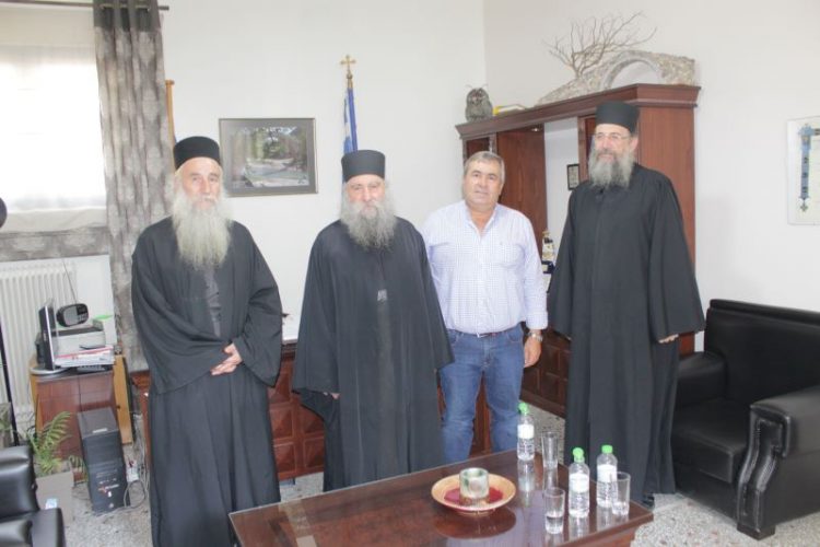 Επίσκεψη από αντιπροσωπεία της Ιεράς Μονής Αγίου Βησσαρίωνα είχε ο Δήμαρχος Πύλης