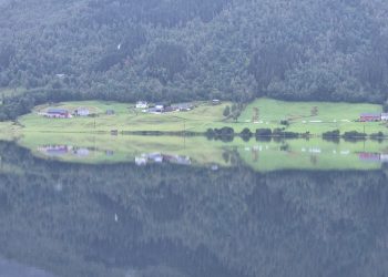 Καθρέφτες της φύσης: Οι μαγευτικές αντανακλάσεις στις λίμνες της Νορβηγίας