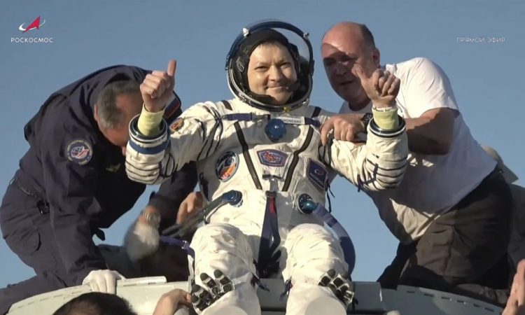 Τι κάνει στο ανθρώπινο σώμα η παραμονή για περισσότερο από ένα χρόνο στο διάστημα;