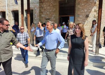 Παρούσα η Κατερίνα Παπακώστα στην περιοδεία του Κυριάκου Μητσοτάκη στην Θεσσαλία