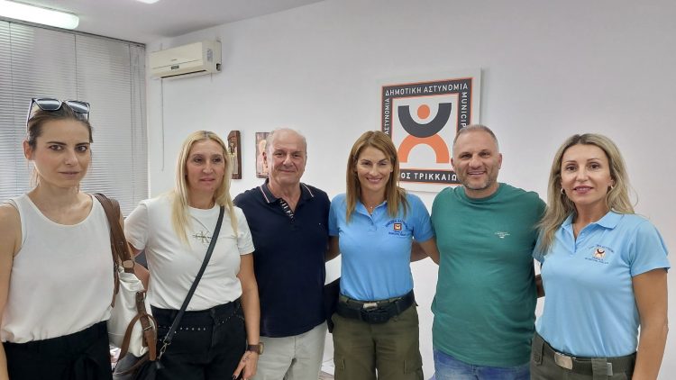 Στα Τρίκαλα στελέχη του Δ. Καβάλας για ενημέρωση σε θέματα ελεγχόμενης στάθμευσης  