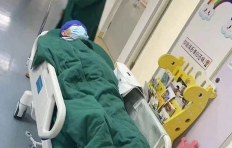 Κίνα: Δασκάλα ανάγκασε 13χρονο σε 1.000 καθίσματα – Γιατί το παιδί κινδυνεύει να μην περπατήσει ξανά