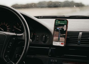 Αυτός είναι ο λόγος που το Google Maps εμφανίζει διαφορετική ταχύτητα από το αυτοκίνητο