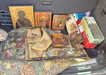 Ιωάννινα: Συνελήφθη ιεροψάλτης… ιερόσυλος – Κατείχε μέχρι και ράβδο του βασιλιά Γεωργίου