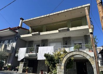 ΤΡΙΚΑΛΑ | Προς ΠΩΛΗΣΗ ημιτελές διαμέρισμα 2ου ορόφου, 90τμ.