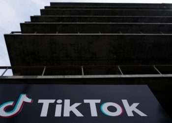 Οι εισαγγελείς 14 πολιτειών προσφεύγουν στη δικαιοσύνη κατά του TikTok – «Βλάπτει την ψυχική υγεία»