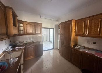 Προς ΕΝΟΙΚΙΑΣΗ διαμερισμα 1ου ορόφου 145τμ στην Κονδύλη