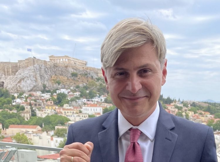 Επίσκεψη κι εκδήλωση του υποψήφιου Προέδρου ΣΥΡΙΖΑ ΠΣ Νικόλα Φαραντούρη στα Τρίκαλα