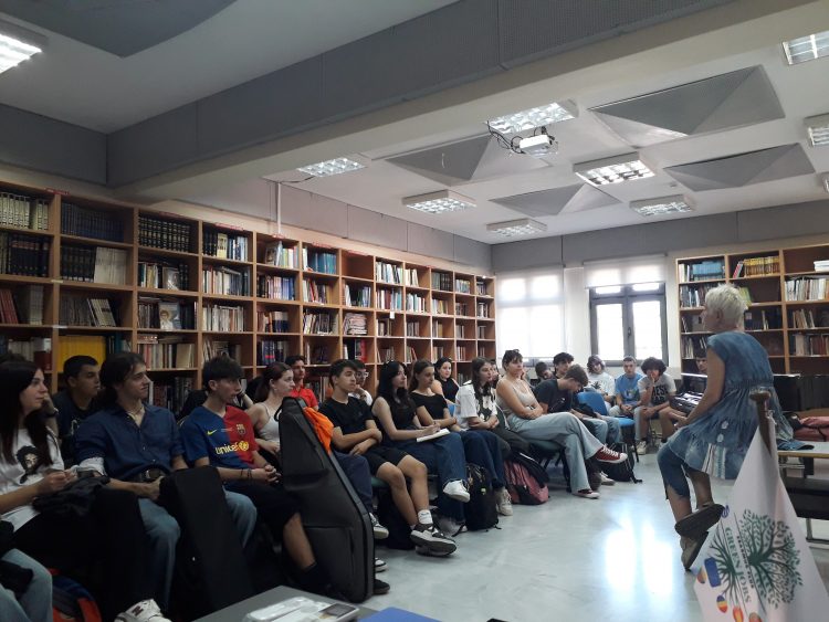 Η συγγραφέας Σοφία Νικολαΐδου στο Μουσικό Σχολείο Τρικάλων
