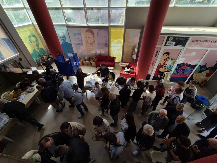 ΠΑΣΟΚ ΤΡΙΚΑΛΑ | Χαμόγελα για τη μεγάλη συμμετοχή