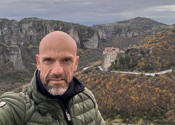 “Λακιώτης”: Ποιος είναι ο επιχειρηματίας “πίσω” από το νέο showroom στα Τρίκαλα