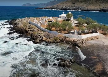 «Το νησί των νεκρών» βρίσκεται στην Πελοπόννησο – Προορισμός των «ανήσυχων» ταξιδιωτών