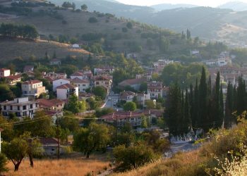 Φθινοπωρινή απόδραση στο πιο γραφικό χωριό του Παρνασσού