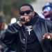 Η viral φωτογραφία του Diddy που προκαλεί αντιδράσεις – Τρώει από το σώμα μιας γυμνής γυναίκας