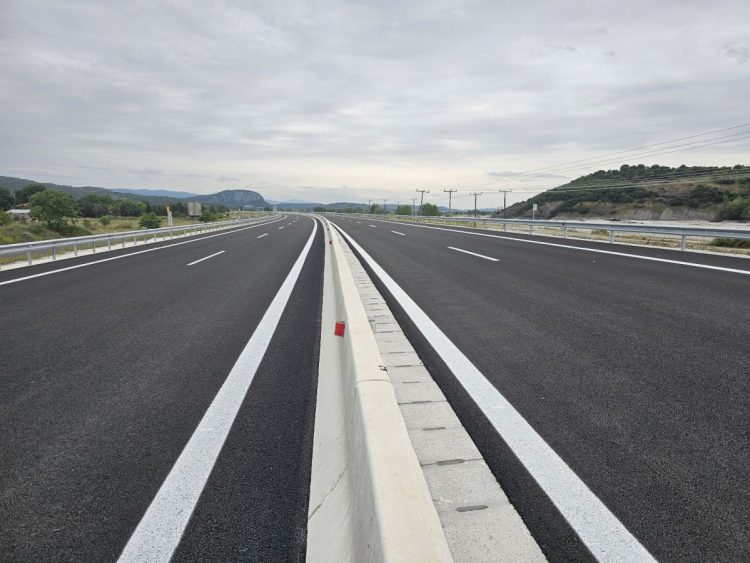 Πως ο αυτοκινητόδρομος Ε65 φέρνει πιο κοντά στα Τρίκαλα τη Δυτική Μακεδονία και την Ήπειρο- Ξεκίνησαν οι ασφαλτοστρώσεις