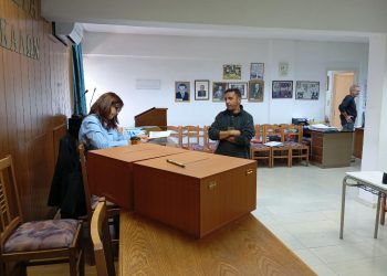 Στις κάλπες προσέρχονται από νωρίς το πρωί οι ΕΒΕ των Τρικάλων