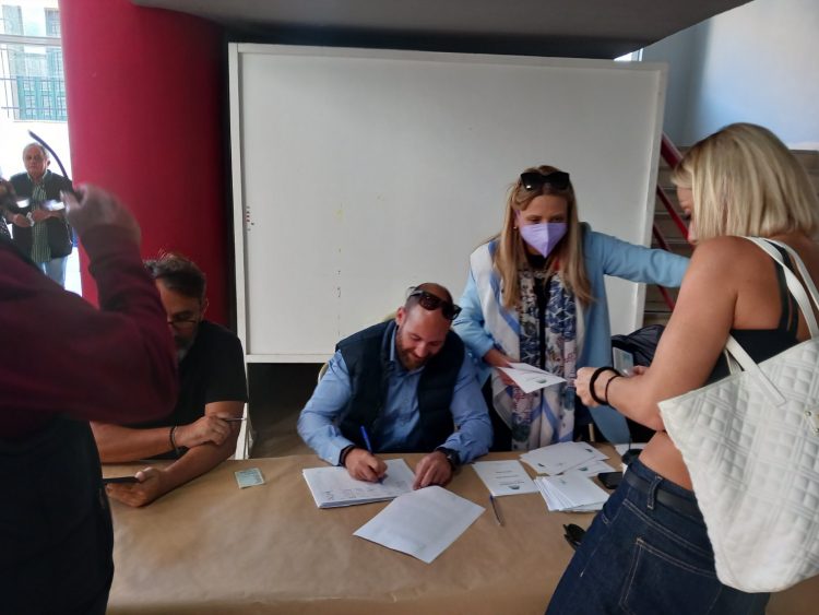 Τρίκαλα | Με ικανοποιητική συμμετοχή ο 2ος γύρος των εσωκομματικών εκλογών στο ΠΑΣΟΚ-Κίνημα Αλλαγής