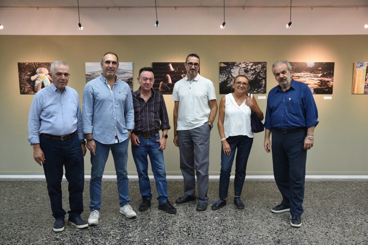 Επισκεψη του Μορφωτικού Ιδρύματος της  Ένωσης Συντακτών Θεσσαλίας  Στερεάς Ελλάδας και Εύβοιας στην έκθεση των φωτορεπόρτερ με θεμα τον Daniel