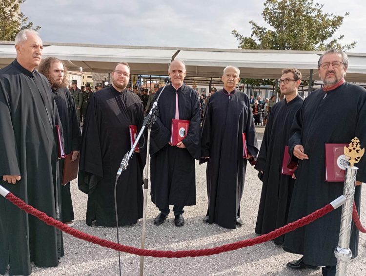 Στην ορκωμοσία της ΣΜΥ οι Τρικαλινοί ιεροψάλτες