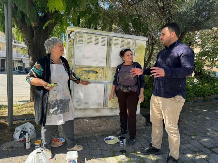 Με το πρόγραμμα «Ομορφαίνουμε την Πόλη μας» του Δήμου Μετεώρων αποκτούν χρώμα και ζωντάνια τα ΚΑΦΑΟ της Καλαμπάκας