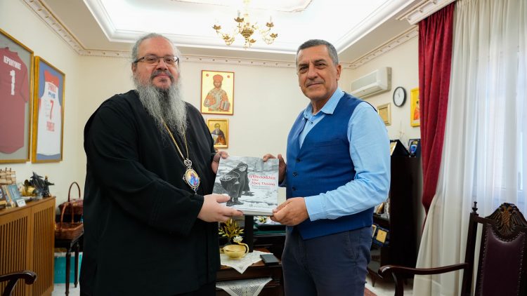 Συνάντηση Περιφερειάρχη Δημ. Κουρέτα με τον Μητροπολίτη Λαρίσης και Τυρνάβου Ιερώνυμο