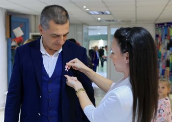 Φωταγωγήθηκε το κτίριο της Περιφέρειας Θεσσαλίας στο πλαίσιο της εκστρατείας ευαισθητοποίησης για τον καρκίνου του μαστού