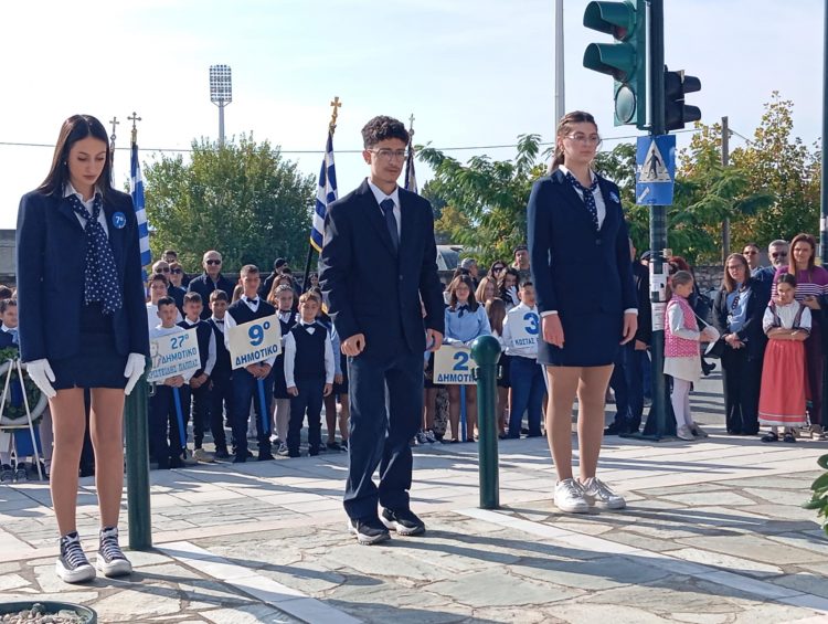 Τρικαλινοί μαθητές τίμησαν τους ήρωες της 28ης Οκτωβρίου 1940