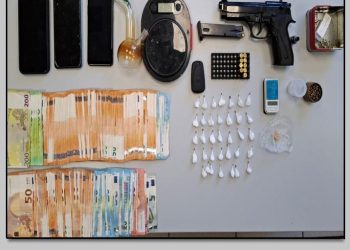 Μεγάλη αστυνομική επιχείρηση με εντοπισμό ναρκωτικών – όπλων – χρήματα