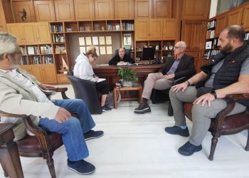 Αντιπροσωπεία των πλημμυροπαθών των Μ. Καλυβίων στον Δήμαρχο Τρικκαίων