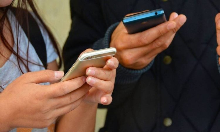 Ξεκίνησαν τα SMS για τις δωρεάν εξετάσεις για καρκίνο του παχέος εντέρου